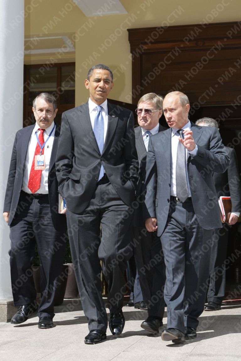 Премьер-министр РФ В.Путин встретился с президентом США Б.Обамой Премьер-министр РФ В.Путин встретился с президентом США Б.Обамой