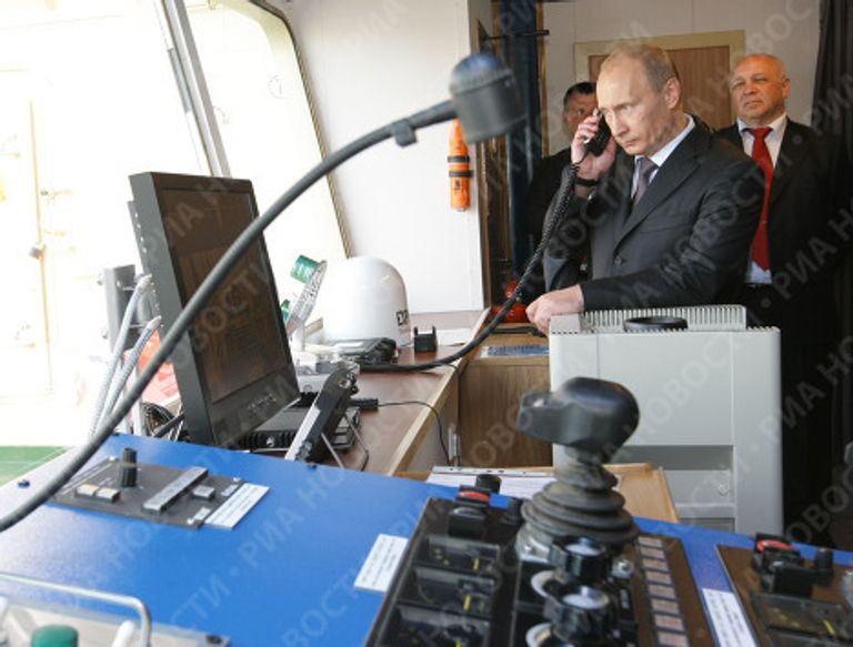 Владимир Путин осмотрел ледокол Санкт-Петербург Владимир Путин осмотрел ледокол Санкт-Петербург