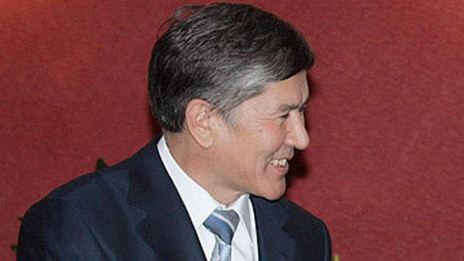 Алмазбек Атамбаев . Архив