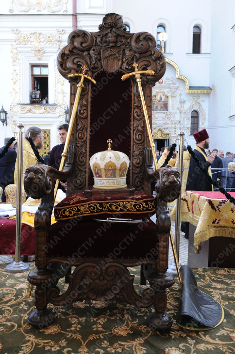 Патриарх Московский и всея Руси Кирилл провел литургию в Киево-Печерской Лавре Патриарх Московский и всея Руси Кирилл провел литургию в Киево-Печерской Лавре