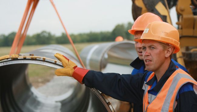 Сварка первого стыка газопровода Сахалин-Хабаровск-Владивосток. Архив