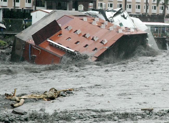 Тайфун Моракот в Тайване