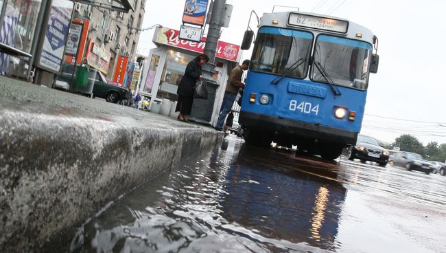 Глава столичной ГАИ приехал на работу на троллейбусе Глава столичной ГАИ приехал на работу на троллейбусе