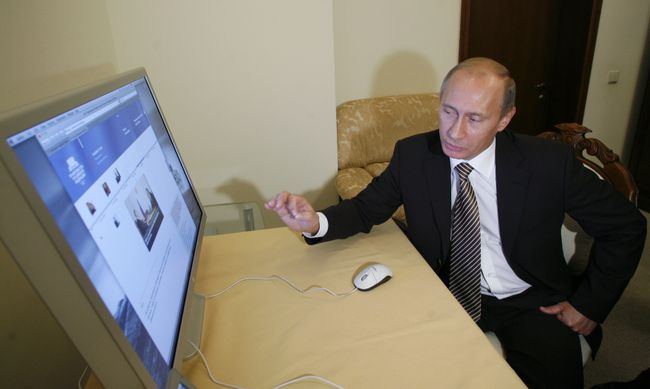 Интернет не заменит литературы, уверен Путин