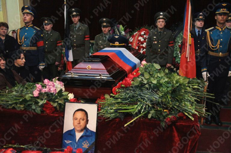 Прощание с командиром пилотажной группы Русские Витязи И.Ткаченко Прощание с командиром пилотажной группы Русские Витязи И.Ткаченко