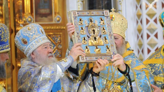 Чудотворная икона Божией матери Знамение Курская Коренная, вывезенная из России в годы революции, доставлена из Нью-Йорка в Москву Чудотворная икона Божией матери Знамение Курская Коренная, вывезенная из России в годы революции, доставлена из Нью-Йорка в Москву