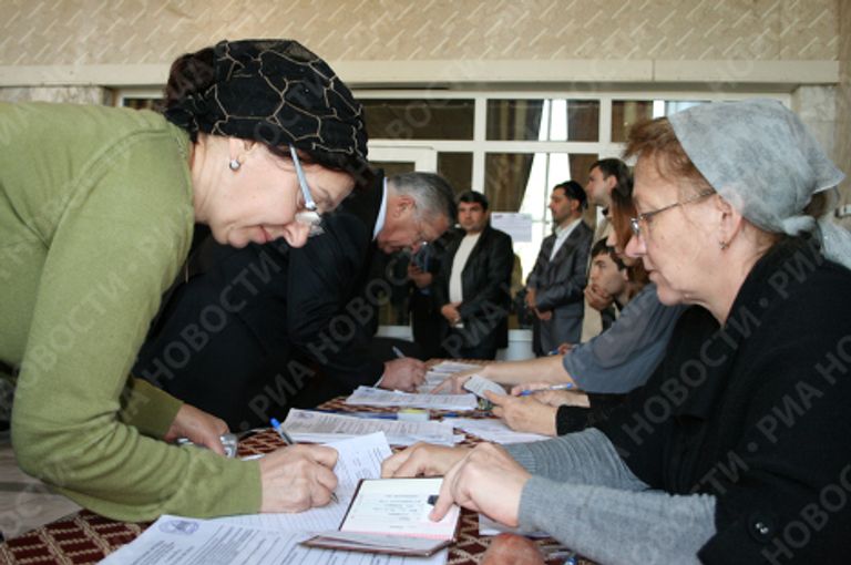 На одном из избирательных участков в городе Назрани На одном из избирательных участков в городе Назрани