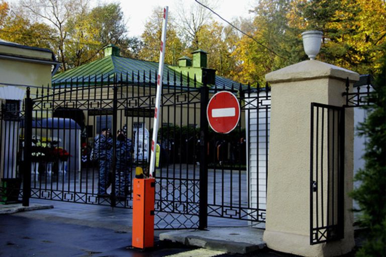 Усилены меры безопасности вокруг Ваганьковского кладбища в Москве Усилены меры безопасности вокруг Ваганьковского кладбища в Москве