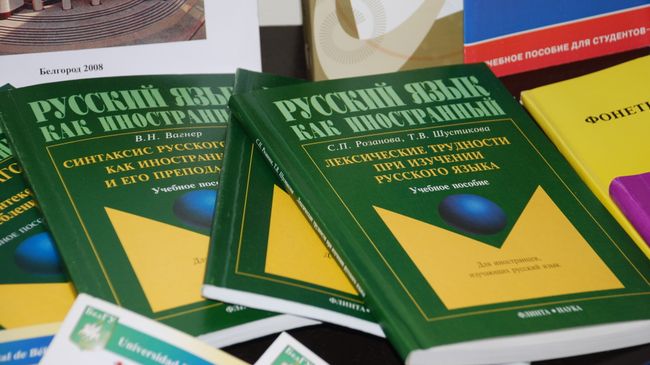 Лужков констатирует серьезные проблемы с положением русского языка на Украине