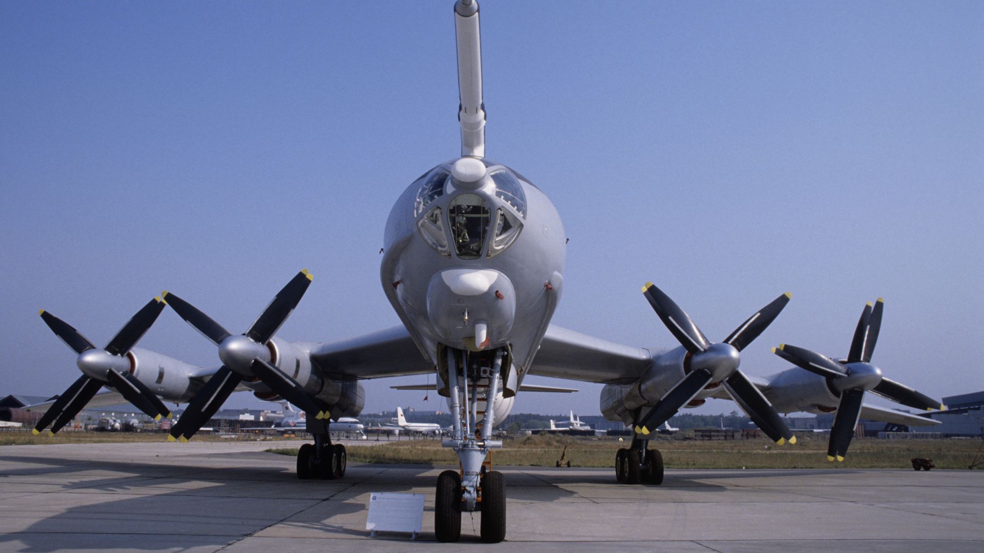 Дальний противолодочный самолет Ту-142 МЗ Дальний противолодочный самолет Ту-142 МЗ - РИА Новости, 1920, 16.02.2023