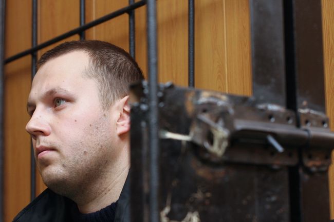 Подозреваемый в покушении на убийство двух девочек капитан Захаркин