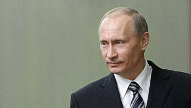 Премьер-министр РФ Владимир Путин прибыл в Кострому, где вместе с прихожанами примет участие в рождественском богослужении.