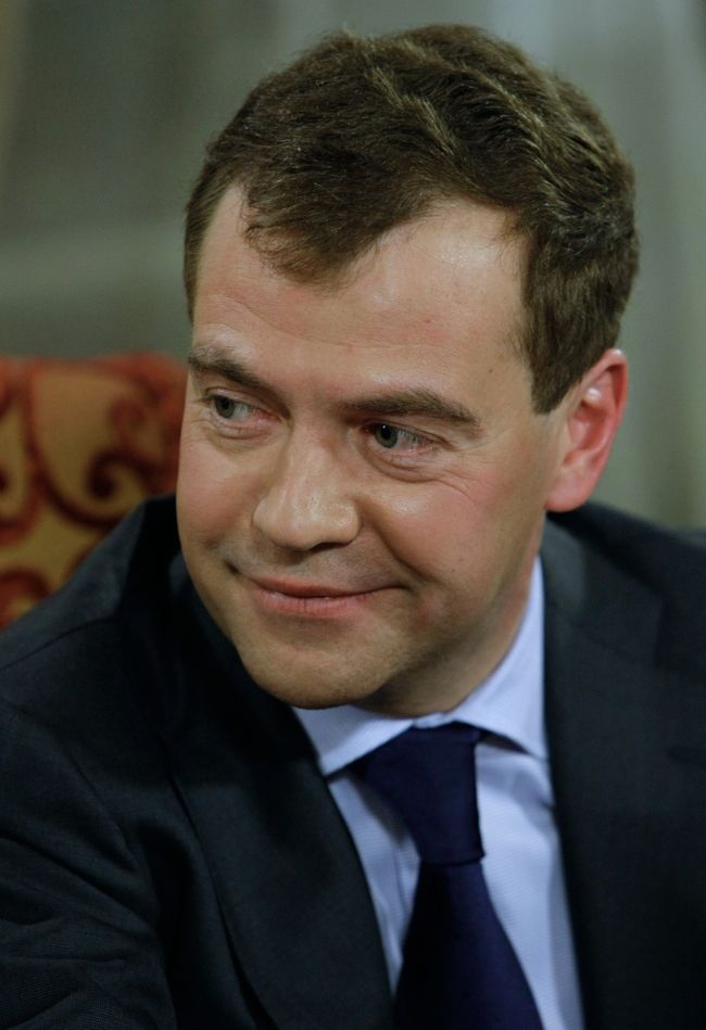 Медведев поздравил российских мусульман с праздником Курбан-байрам