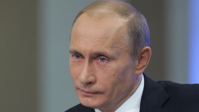 Премьер-министр РФ Владимир Путин отвечает на вопросы россиян в прямом эфире