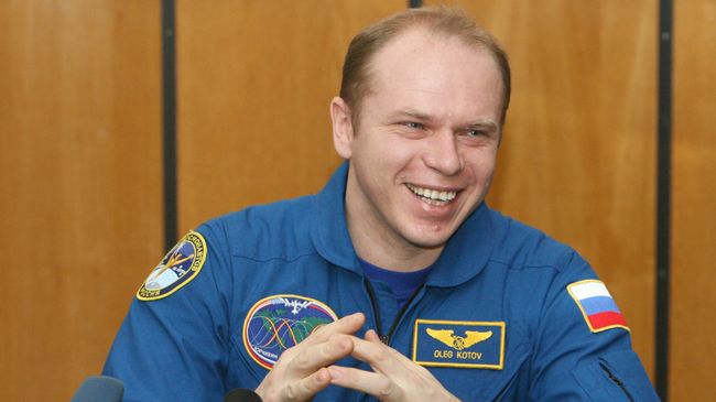 Российский космонавт Олег Котов на первой послеполетной пресс-конференции в Звездном городке