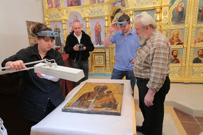 Торопецкая икона Божьей Матери, переданная храму Александра Невского Торопецкая икона Божьей Матери, переданная храму Александра Невского
