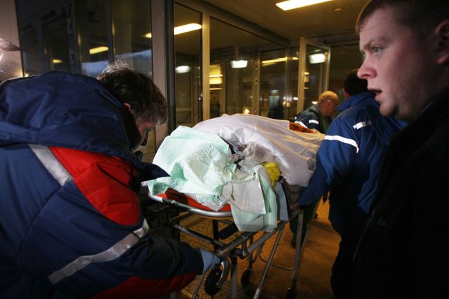 Пострадавшие при пожаре в пермском клубе Хромая лошадь доставлены в НИИ скорой помощи имени Склифосовского Пострадавшие при пожаре в пермском клубе Хромая лошадь доставлены в НИИ скорой помощи имени Склифосовского