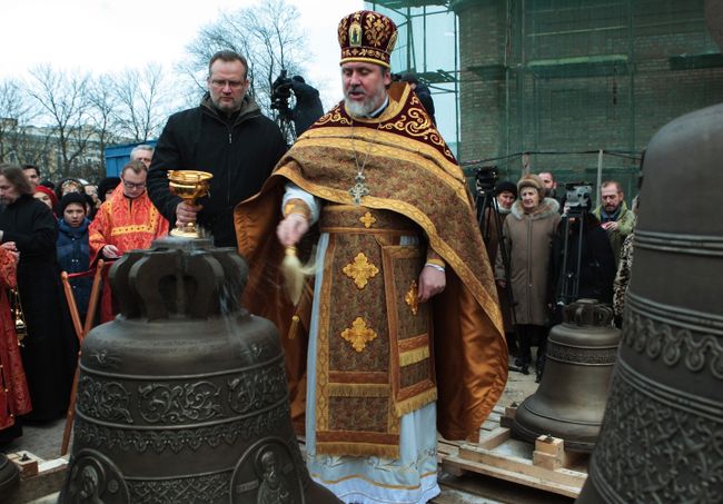 Освящение колоколов и первая служба в Екатерининском соборе в Царском Селе Освящение колоколов и первая служба в Екатерининском соборе в Царском Селе