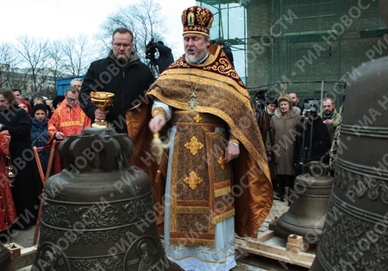 Освящение колоколов и первая служба в Екатерининском соборе в Царском Селе Освящение колоколов и первая служба в Екатерининском соборе в Царском Селе