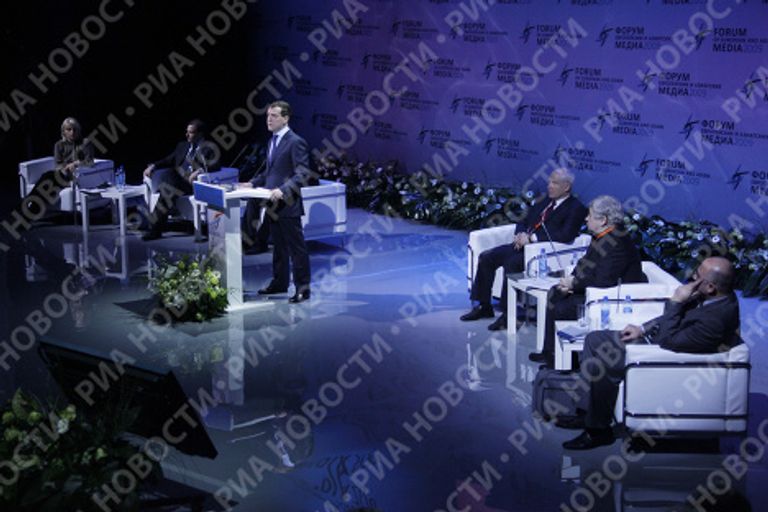 Дмитрий Медведев на Форуме Европейских и Азиатских Медиа Дмитрий Медведев на Форуме Европейских и Азиатских Медиа