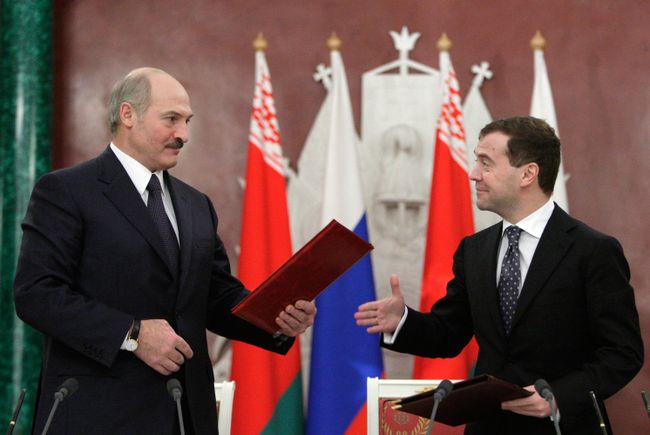Президенты России и Белоруссии Дмитрий Медведев и Александр Лукашенко Президенты России и Белоруссии Дмитрий Медведев и Александр Лукашенко