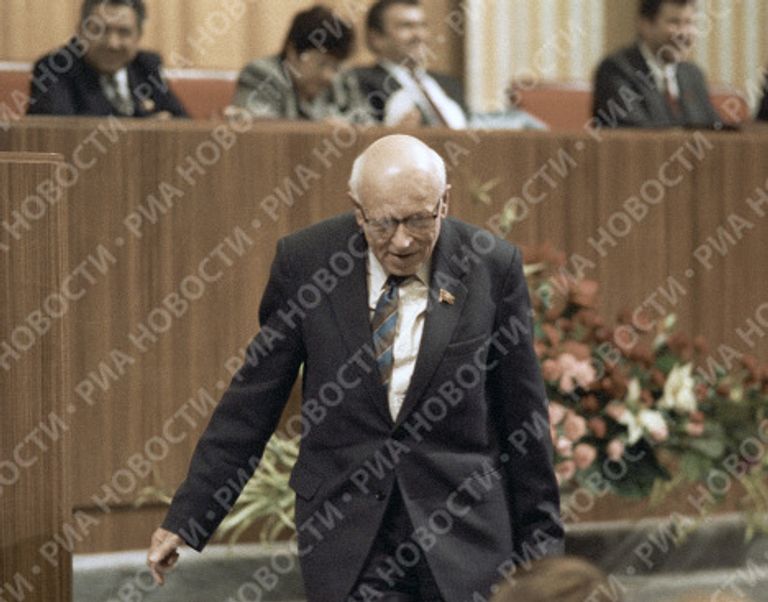Физик-теоретик Сахаров Физик-теоретик Сахаров