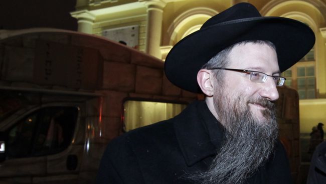 Берл Лазар на торжествах в честь Хануки. Архив Берл Лазар на торжествах в честь Хануки. Архив