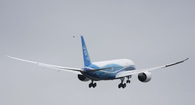 Первый испытательный полет Боинга-787 Dreamliner