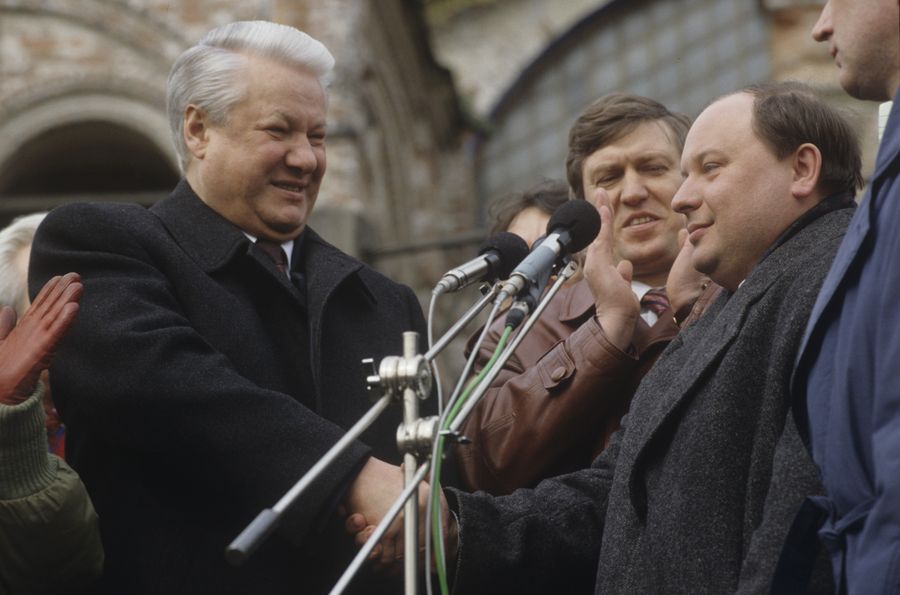 Президент РФ Б.Ельцин на митинге