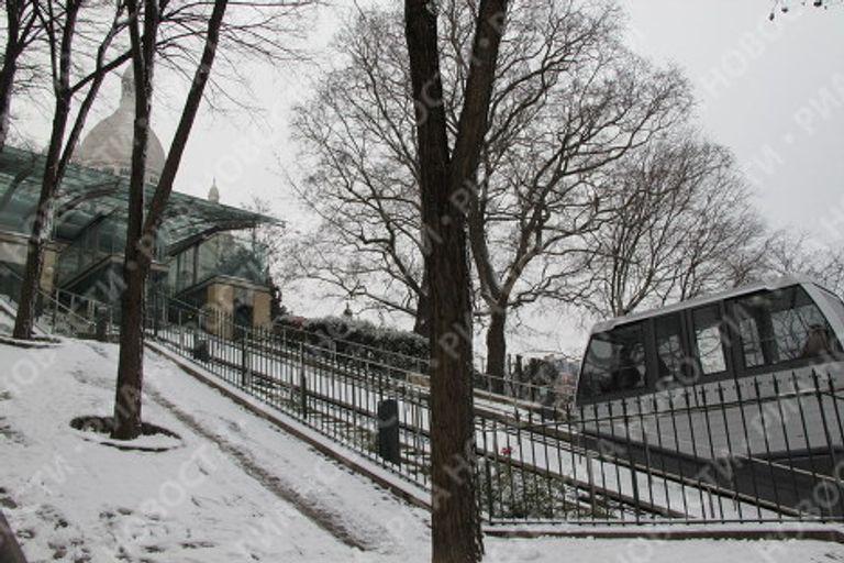 Париж под снежным одеялом Париж под снежным одеялом