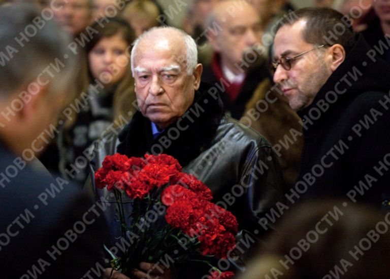 Церемония прощания с политиком и экономистом Егором Гайдаром в Центральной клинической больнице Церемония прощания с политиком и экономистом Егором Гайдаром в Центральной клинической больнице