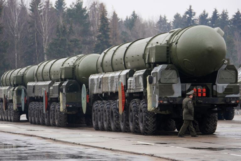Подготовка к военному параду, который состоится 9 мая 2008 года Подготовка к военному параду, который состоится 9 мая 2008 года