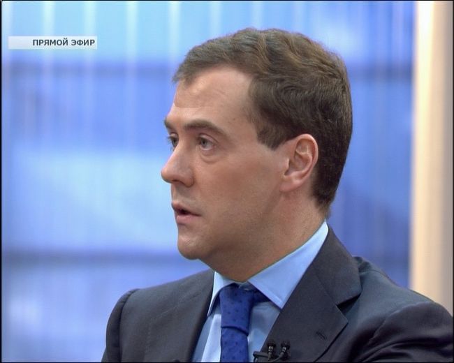Медведев рассказал, что сейчас читает Ключевского, Пелевина и Ремарка Медведев рассказал, что сейчас читает Ключевского, Пелевина и Ремарка