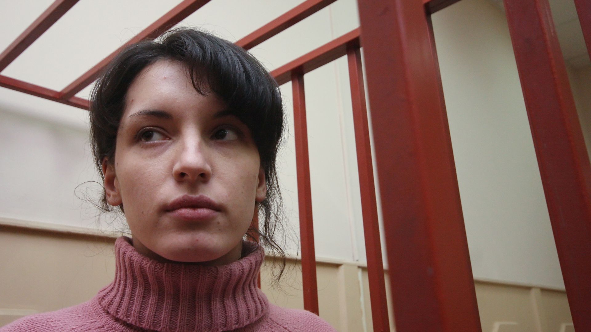 Евгения Хасис, обвиняемая в убийстве, в здании Басманного суда Евгения Хасис, обвиняемая в убийстве, в здании Басманного суда - РИА Новости, 1920, 13.09.2025