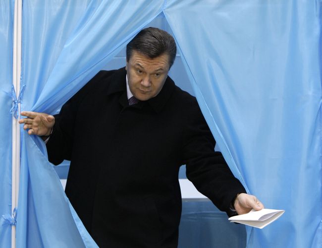 Exit-polls предрекают встречу Януковича и Тимошенко во II туре выборов
