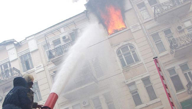Пожар в жилом доме в центре Ростова-на-Дону