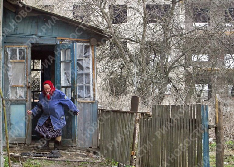Поселок Стреличево вблизи зоны отчуждения Чернобыльской АЭС Поселок Стреличево вблизи зоны отчуждения Чернобыльской АЭС