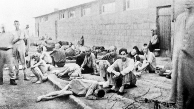 Узники немецкого лагеря смерти Маутхаузен в дни войны. Узники немецкого лагеря смерти Маутхаузен в дни войны.