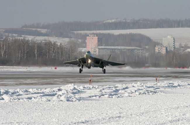 Самолет пятого поколения T50 на летных испытаниях