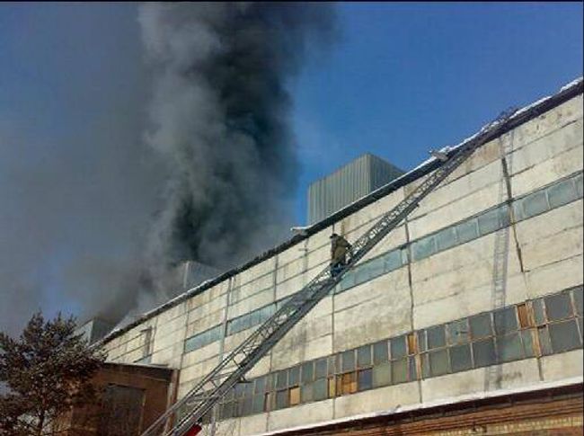 Пожар на предприятии СУАЛ - Порошковая металлургия в Иркутской области