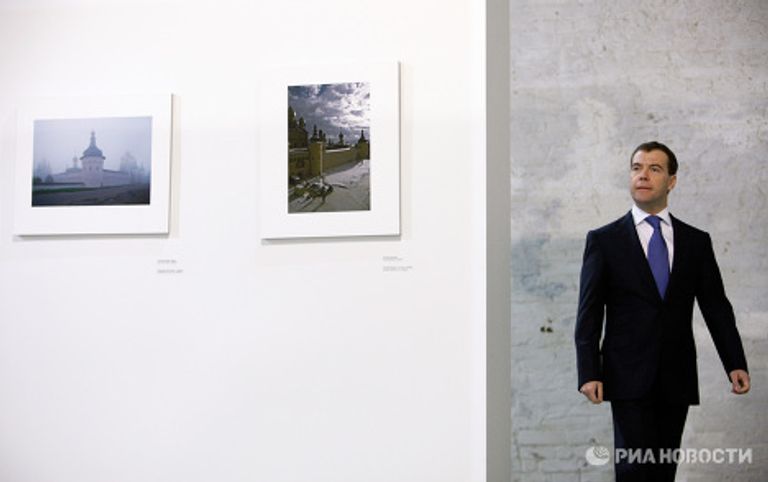 Дмитрий Медведев посетил выставку Лучшие фотографии России 2009