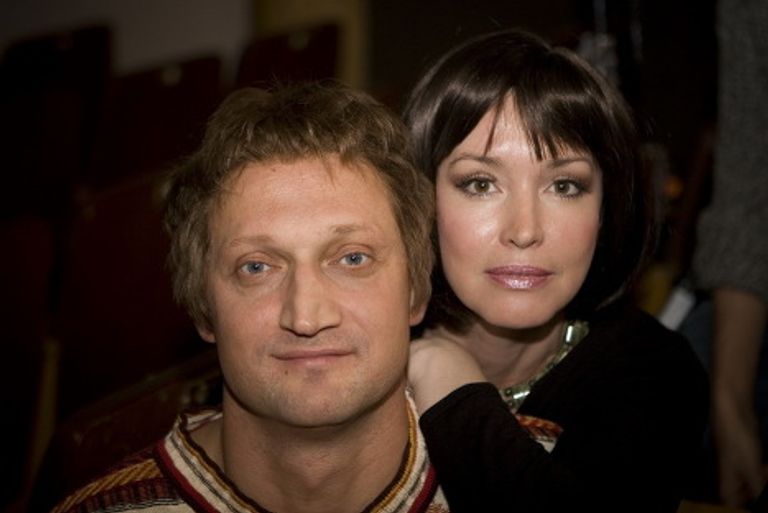 Анна Самохина и Гоша Куценко на съемках фильма Псевдоним для героя Анна Самохина и Гоша Куценко на съемках фильма Псевдоним для героя