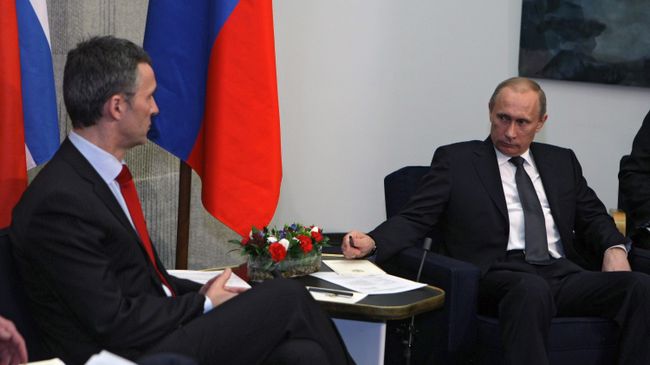 Встреча премьер-министров РФ и Норвегии Владимира Путина и Йенса Столтенберга. Архив