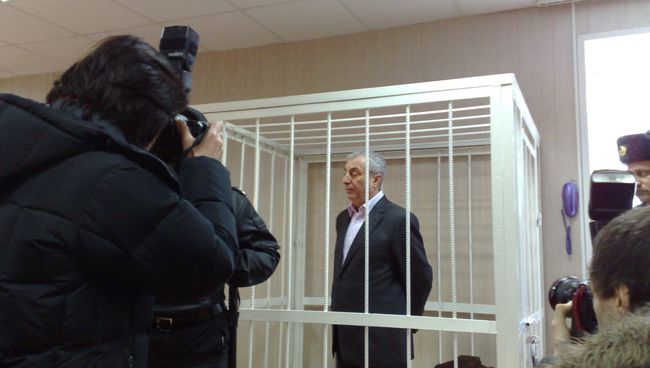 Александр Солодкин-старший в зале суда, архивное фото Александр Солодкин-старший в зале суда, архивное фото