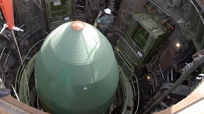 Подготовка к запуску ракеты. Архивное фото Подготовка к запуску ракеты. Архивное фото