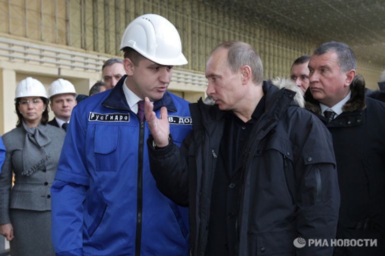 Премьер-министр РФ Владимир Путин посетил Саяно-Шушенскую ГЭС Премьер-министр РФ Владимир Путин посетил Саяно-Шушенскую ГЭС