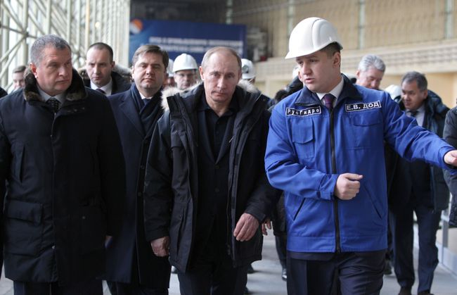 Премьер-министр РФ Владимир Путин посетил Саяно-Шушенскую ГЭС