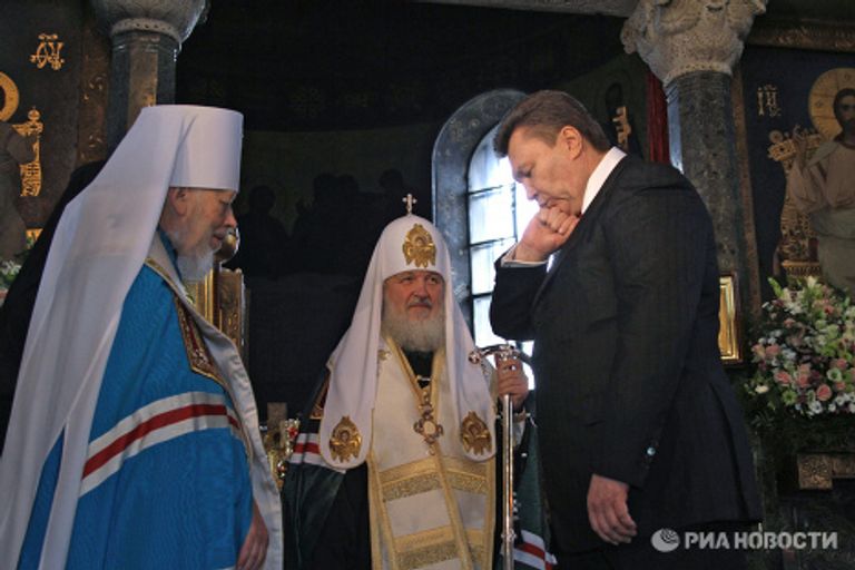 Патриарх Кирилл и митрополит Владимир отслужили литургию в честь инаугурации нового президента В.Януковича Патриарх Кирилл и митрополит Владимир отслужили литургию в честь инаугурации нового президента В.Януковича