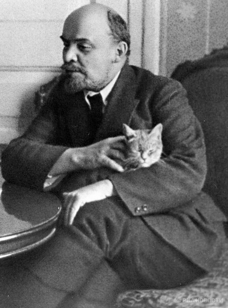 Ленин во время беседы с Эйром Ленин во время беседы с Эйром