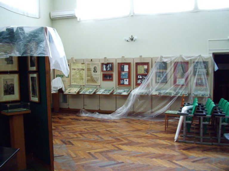 Дом-музей Чехова в Ялте (Белая дача). Дом-музей Чехова в Ялте (Белая дача).